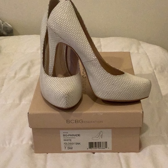 BCBGeneration white “snakeskin” design heels - Picture 3 of 3